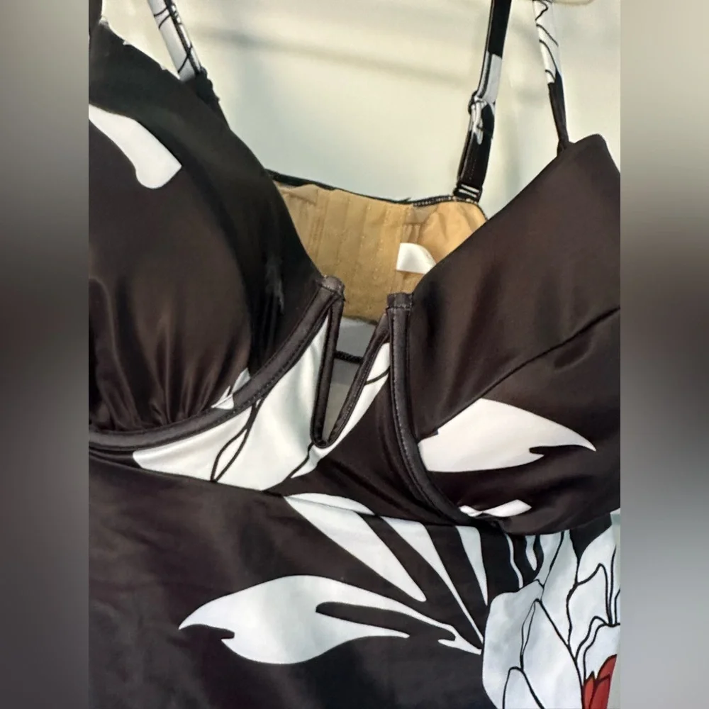 Lane Bryant Cacique Floral Black and White Swimsuit Top 42DDD - Picture 4 of 6